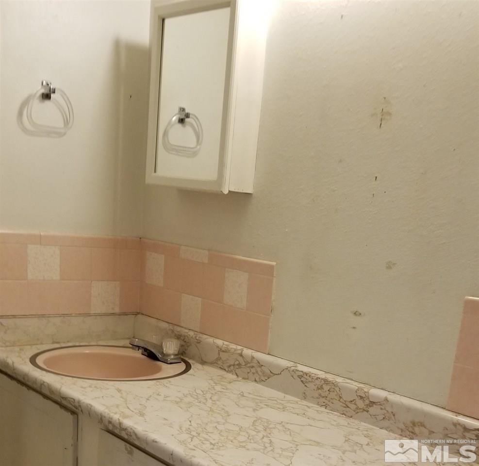 392 Smithridge Drive Reno, NV 89502 - Photo 8 of 14 Photo 8