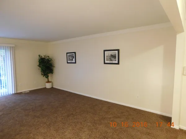 $1,550 | 444 North Fox Hills Drive, Unit 7, Bloomfield Hills, MI 48304