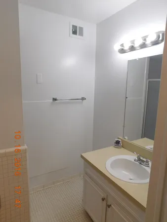 $1,550 | 444 North Fox Hills Drive, Unit 7, Bloomfield Hills, MI 48304