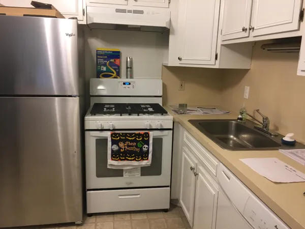 $1,550 | 444 North Fox Hills Drive, Unit 7, Bloomfield Hills, MI 48304