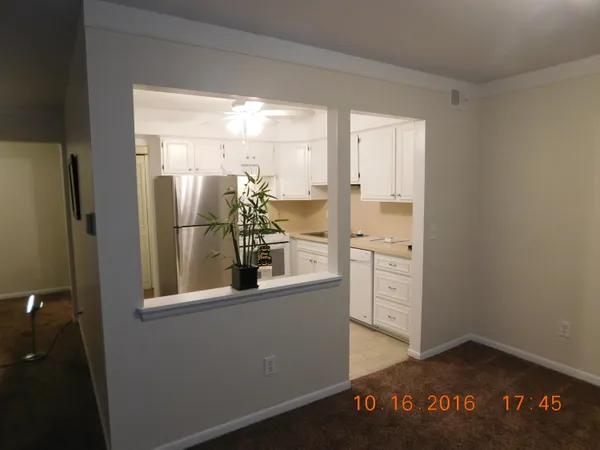 $1,550 | 444 North Fox Hills Drive, Unit 7, Bloomfield Hills, MI 48304