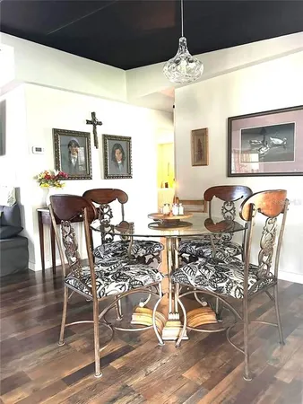 $2,200 | 6456 Presidential Circle, Zephyrhills, FL 33540