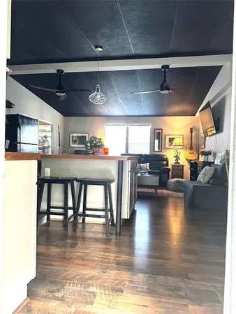 $2,200 | 6456 Presidential Circle, Zephyrhills, FL 33540