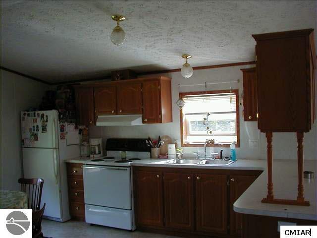 5753 West Adams Road Alma, MI 48801 - Photo 2 of 10 1767902-1.JPG