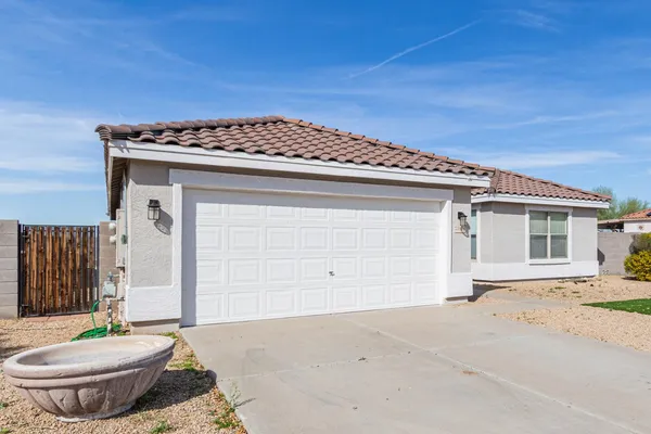 $2,400 | 23074 North 106th Lane, Peoria, AZ 85383