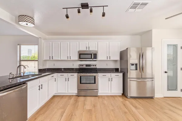 $2,400 | 23074 North 106th Lane, Peoria, AZ 85383