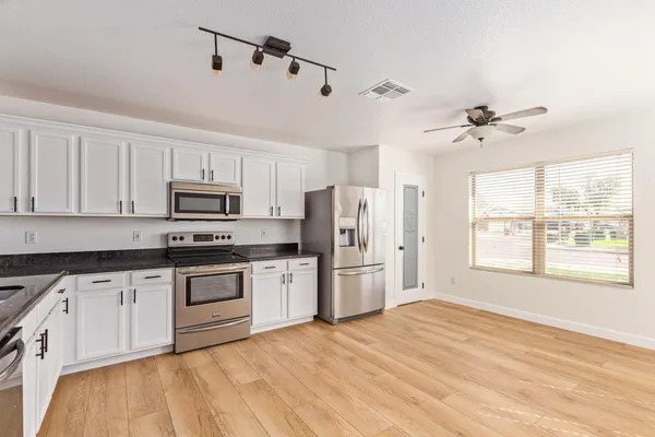 $2,400 | 23074 North 106th Lane, Peoria, AZ 85383