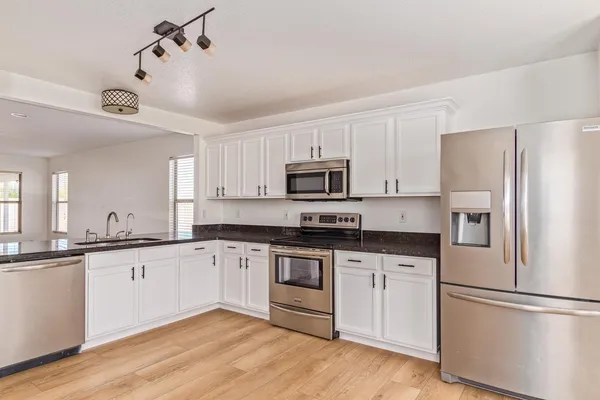 $2,400 | 23074 North 106th Lane, Peoria, AZ 85383