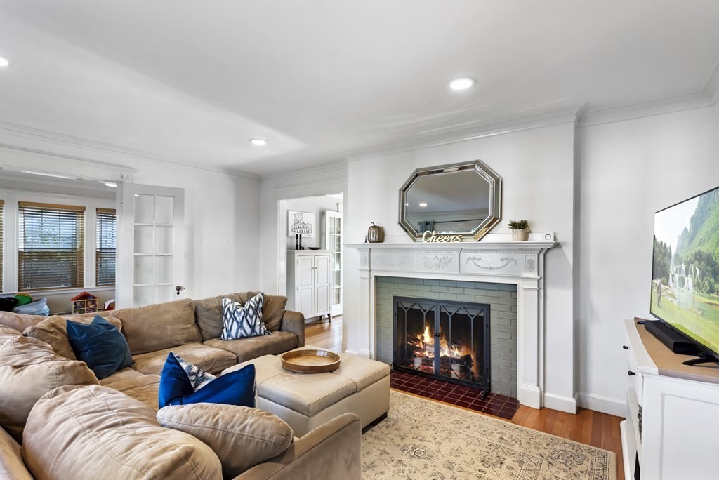 6 Charlotte Road Marblehead, MA 01945 - Photo 4 of 38