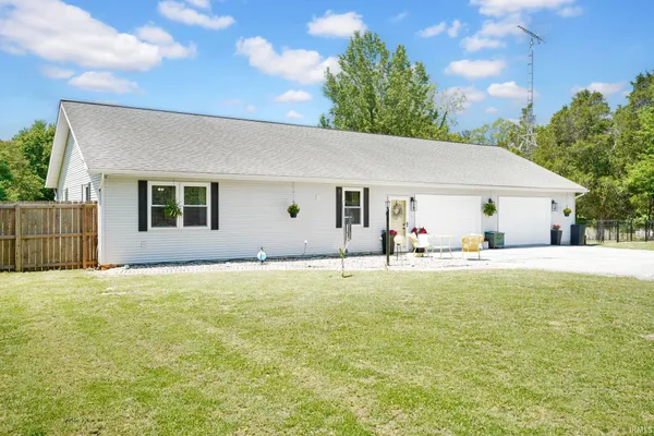 $275,999 | 577 A Southridge Drive, Bedford, IN 47421