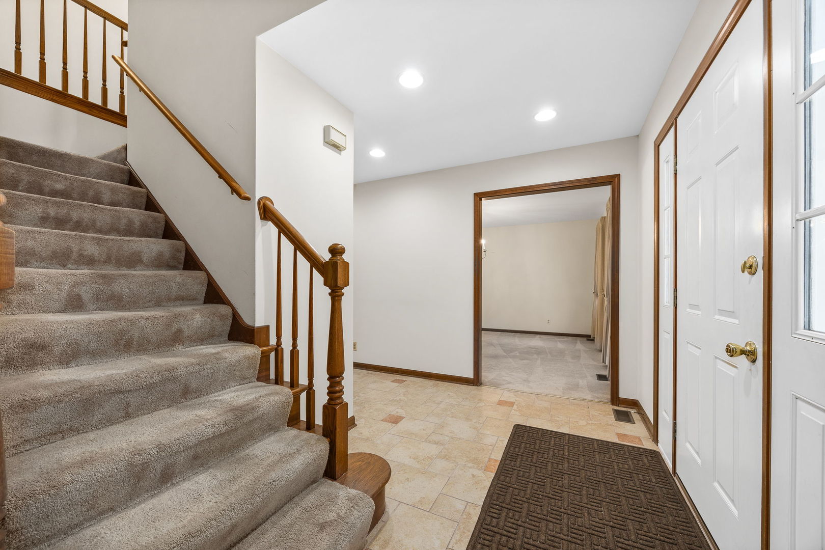 1810 Huntington Road St. Charles, IL 60174 - Photo 5 of 38