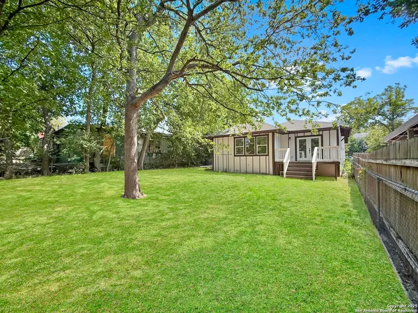 $2,500 | 419 West Huisache Avenue, San Antonio, TX 78212