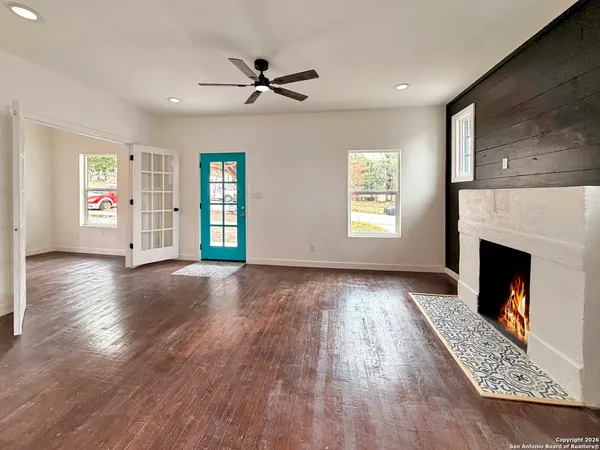 $2,500 | 419 West Huisache Avenue, San Antonio, TX 78212