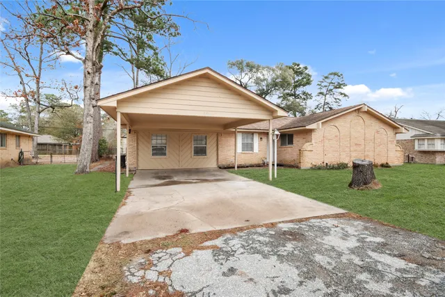 $1,750 | 111 Montrose Circle, Conroe, TX 77301