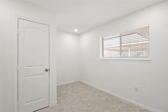 $1,750 | 111 Montrose Circle, Conroe, TX 77301