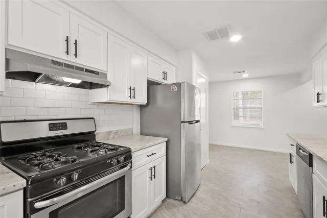 $1,750 | 111 Montrose Circle, Conroe, TX 77301