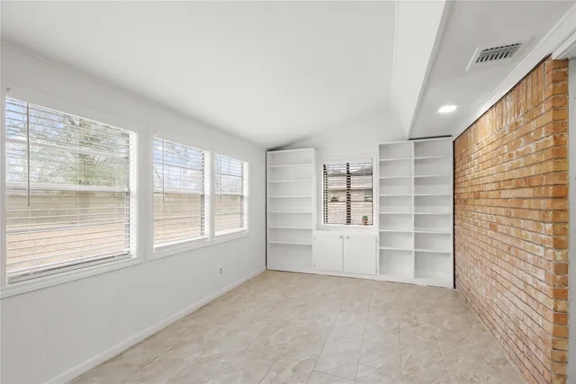 $1,750 | 111 Montrose Circle, Conroe, TX 77301