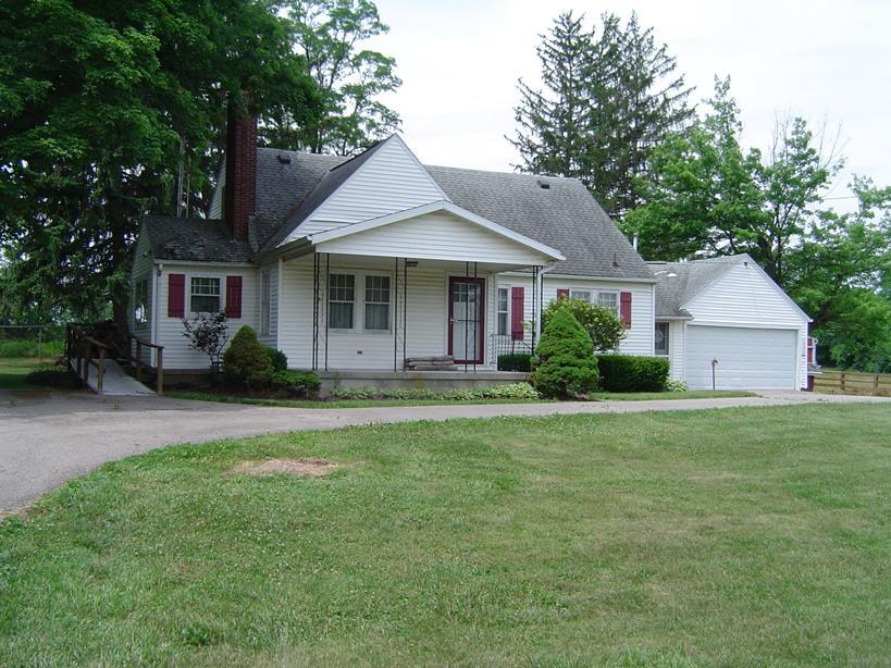3211 Troy Road Springfield, OH 45504 - Photo 2 of 8