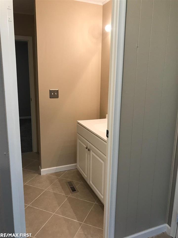 7227 Springborn Road East China, MI 48054 - Photo 15 of 34 31353720-14.JPG