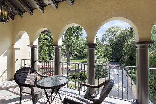 175 Sheridan Road Winnetka, IL 60093 - Photo 14 of 16 a view of a chairs and table in the balcony