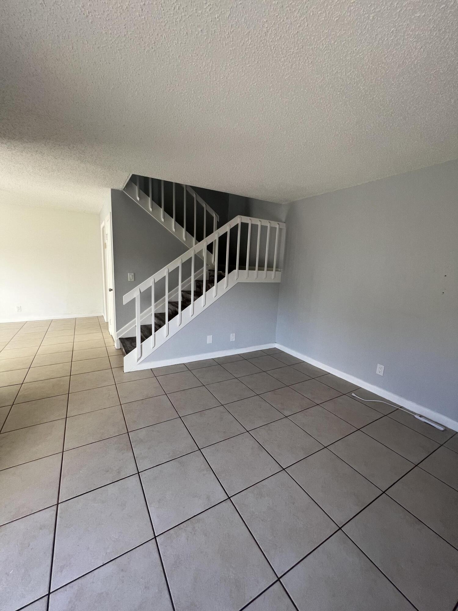 731 Springdale Circle Palm Springs, FL 33461 - Photo 15 of 20 a view of entryway and hall