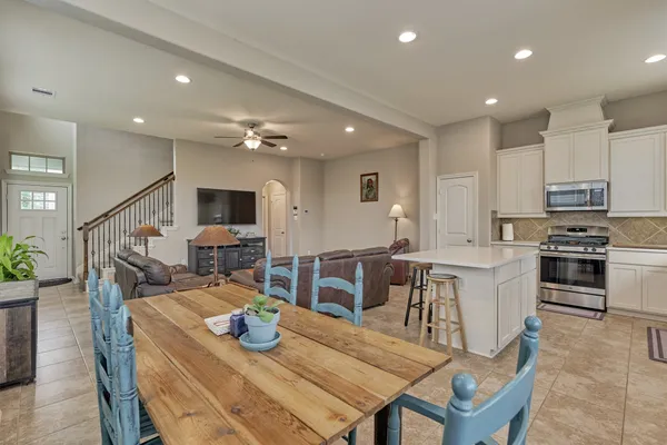 $2,200 | 207 Biltmore Loop, Montgomery, TX 77316