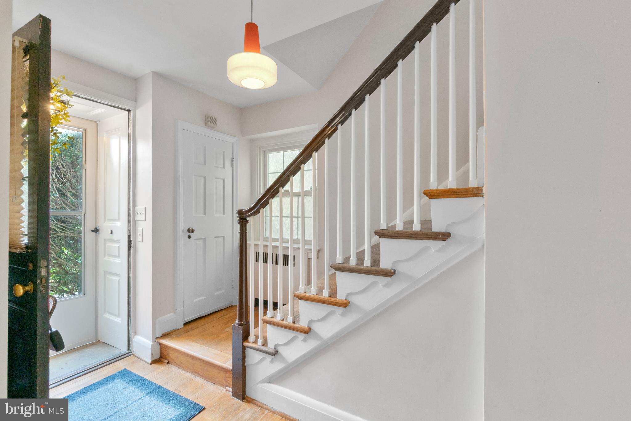 2110 South Road Baltimore, MD 21209 - Photo 11 of 43 Entrance at front door
