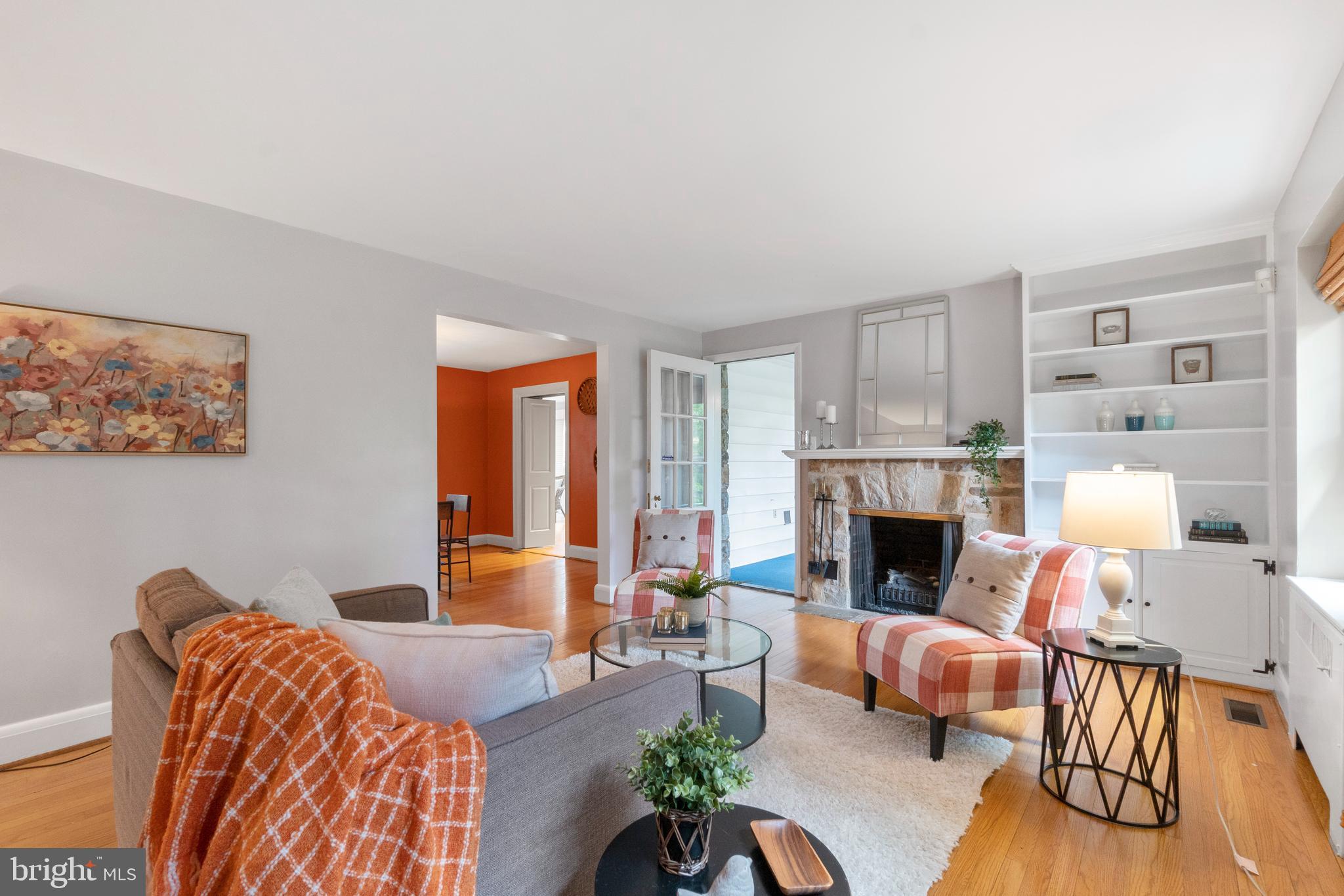2110 South Road Baltimore, MD 21209 - Photo 12 of 43 Formal LR with HW floors & Blt-ins