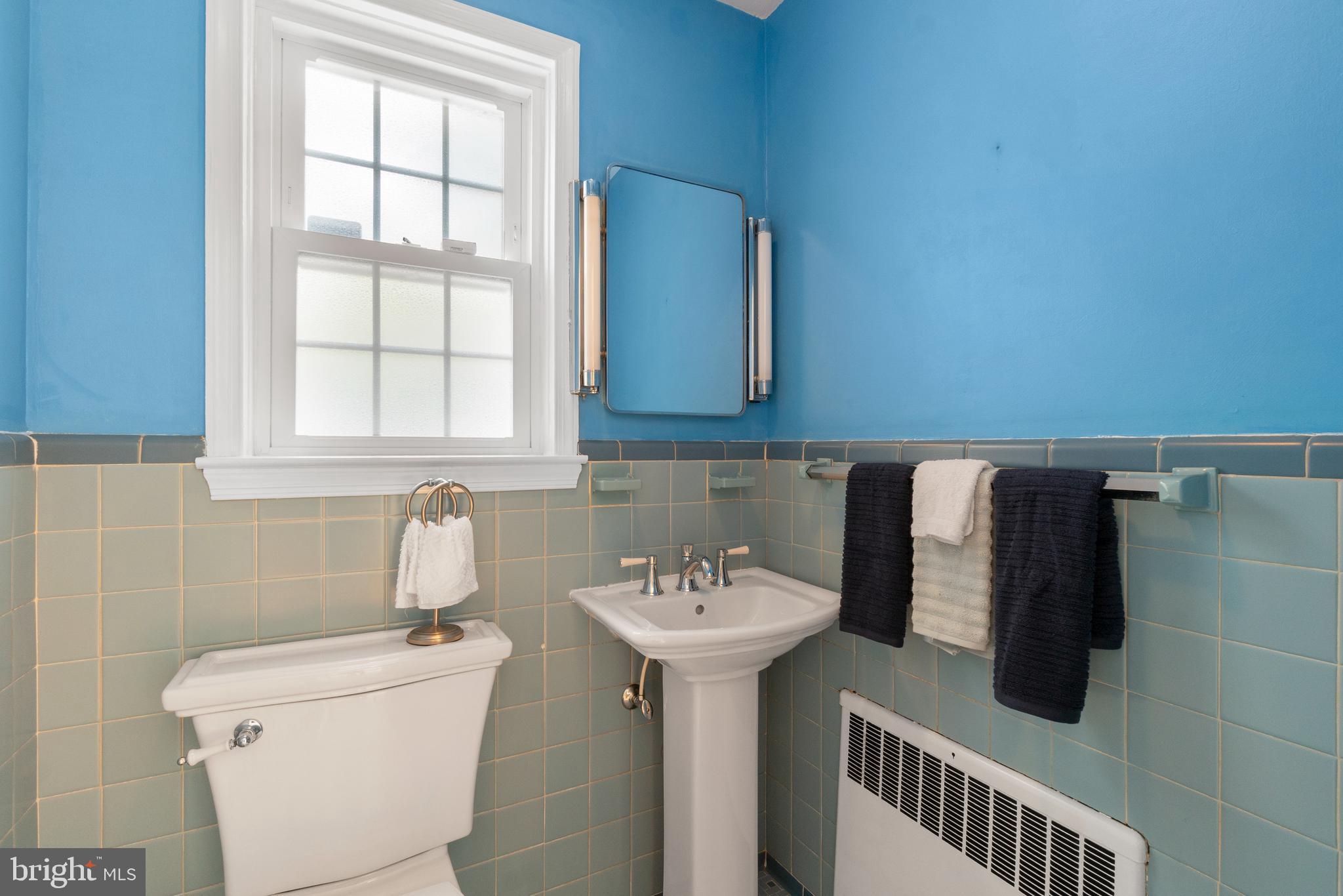 2110 South Road Baltimore, MD 21209 - Photo 24 of 43 1/2 bath in Sun Room area