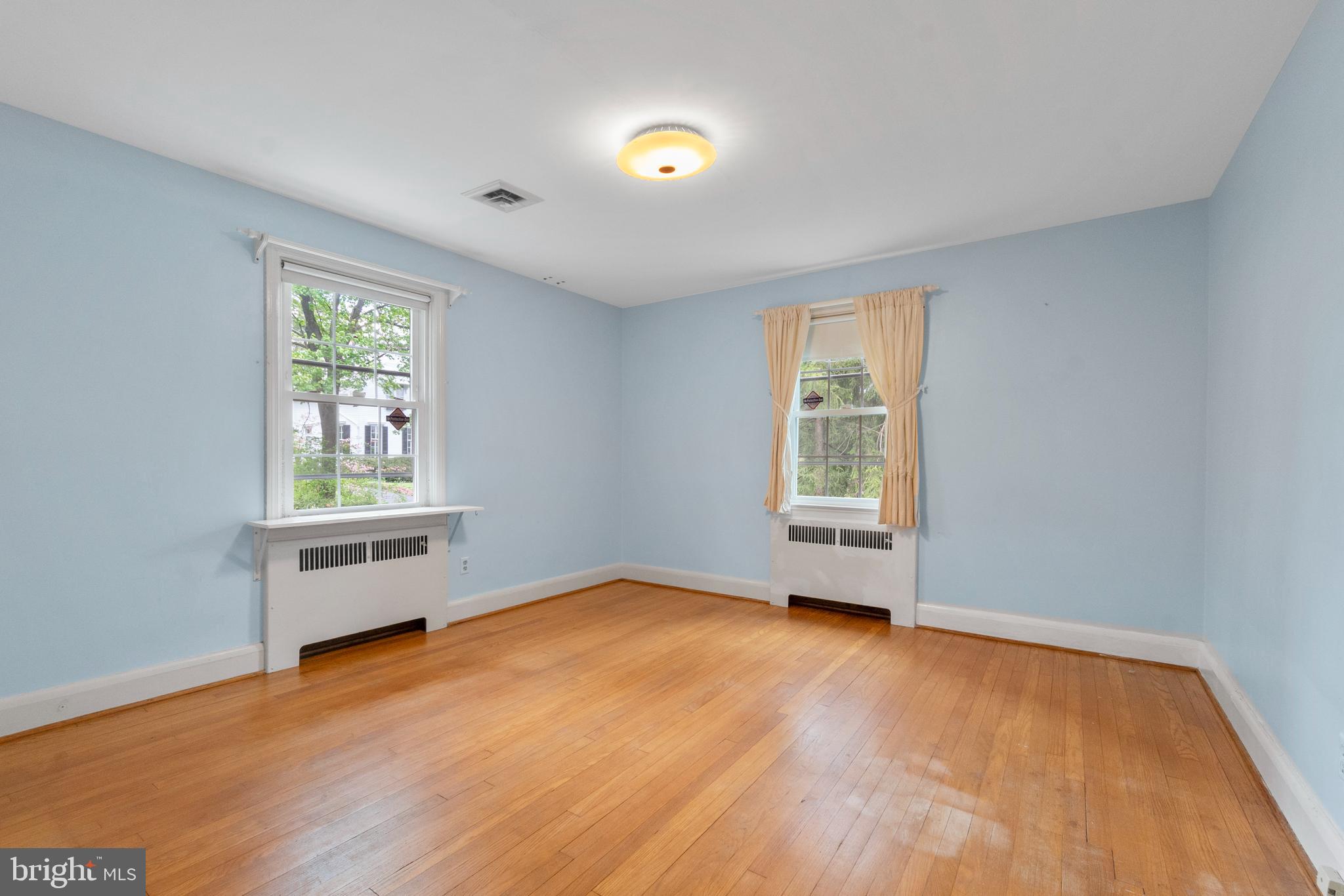 2110 South Road Baltimore, MD 21209 - Photo 30 of 43 Bedroom # 3 with exposed HW
