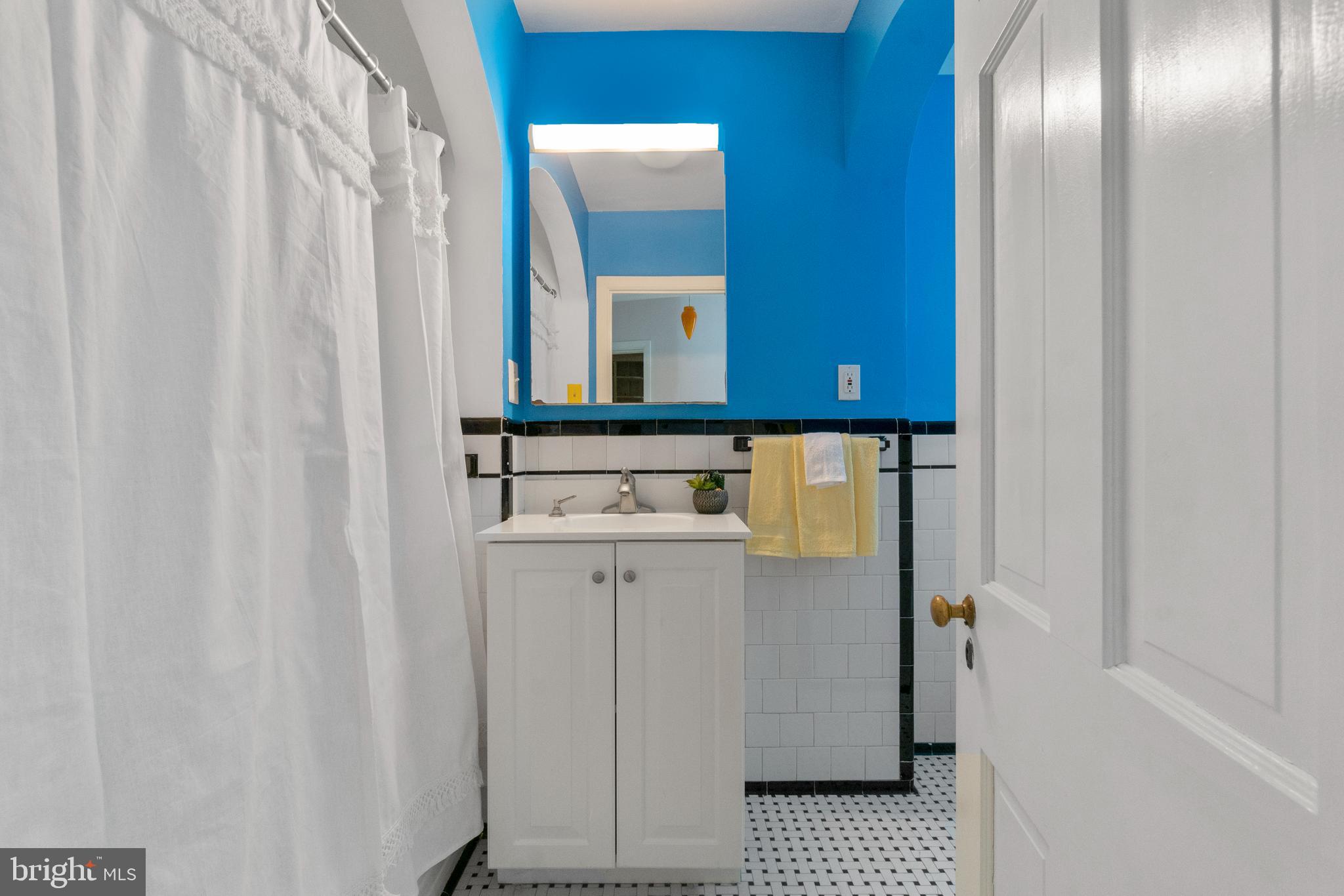 2110 South Road Baltimore, MD 21209 - Photo 33 of 43 Hall bath on 2nd level