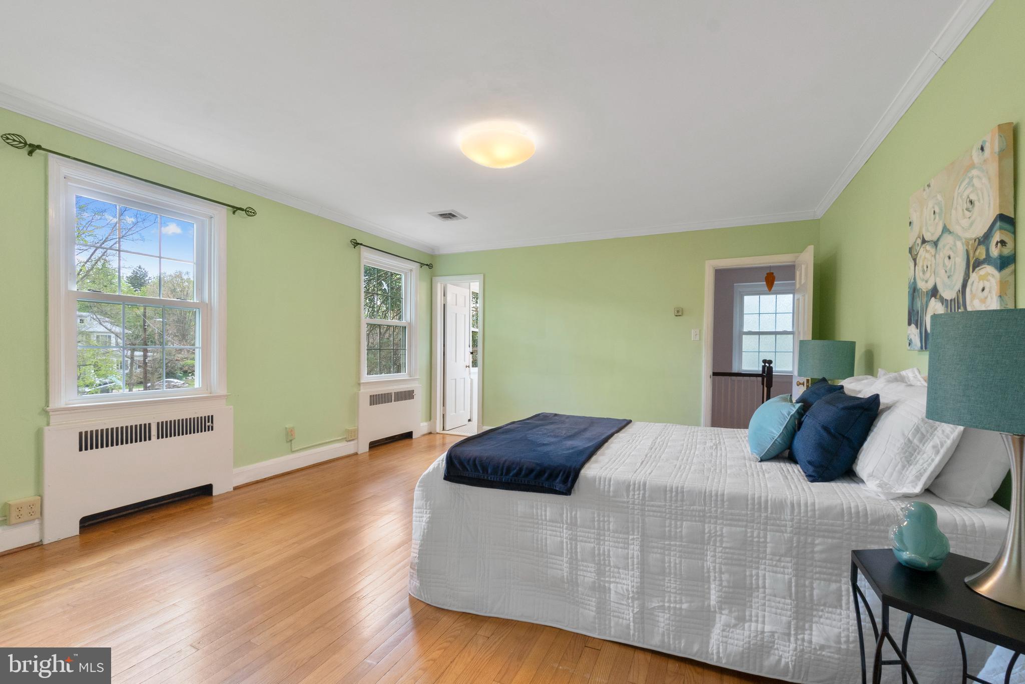 2110 South Road Baltimore, MD 21209 - Photo 37 of 43 This freshly painted BR offers lots of space