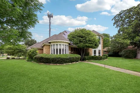 $469,900 | 3710 Falcon Lake Drive, Arlington, TX 76016