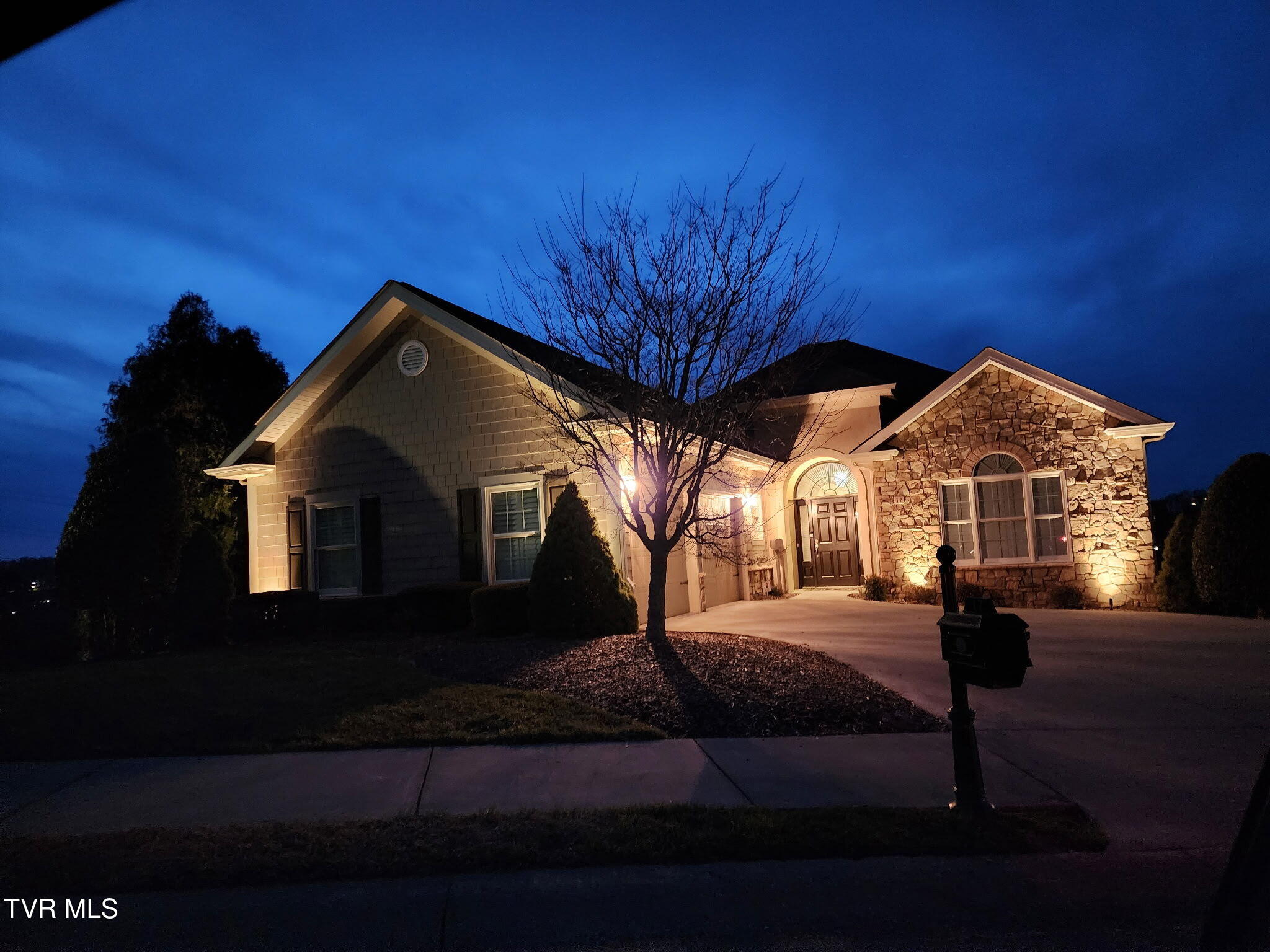 17 Cypress Ridge Court Jonesborough, TN 37659 - Photo 2 of 97 20260217_184119