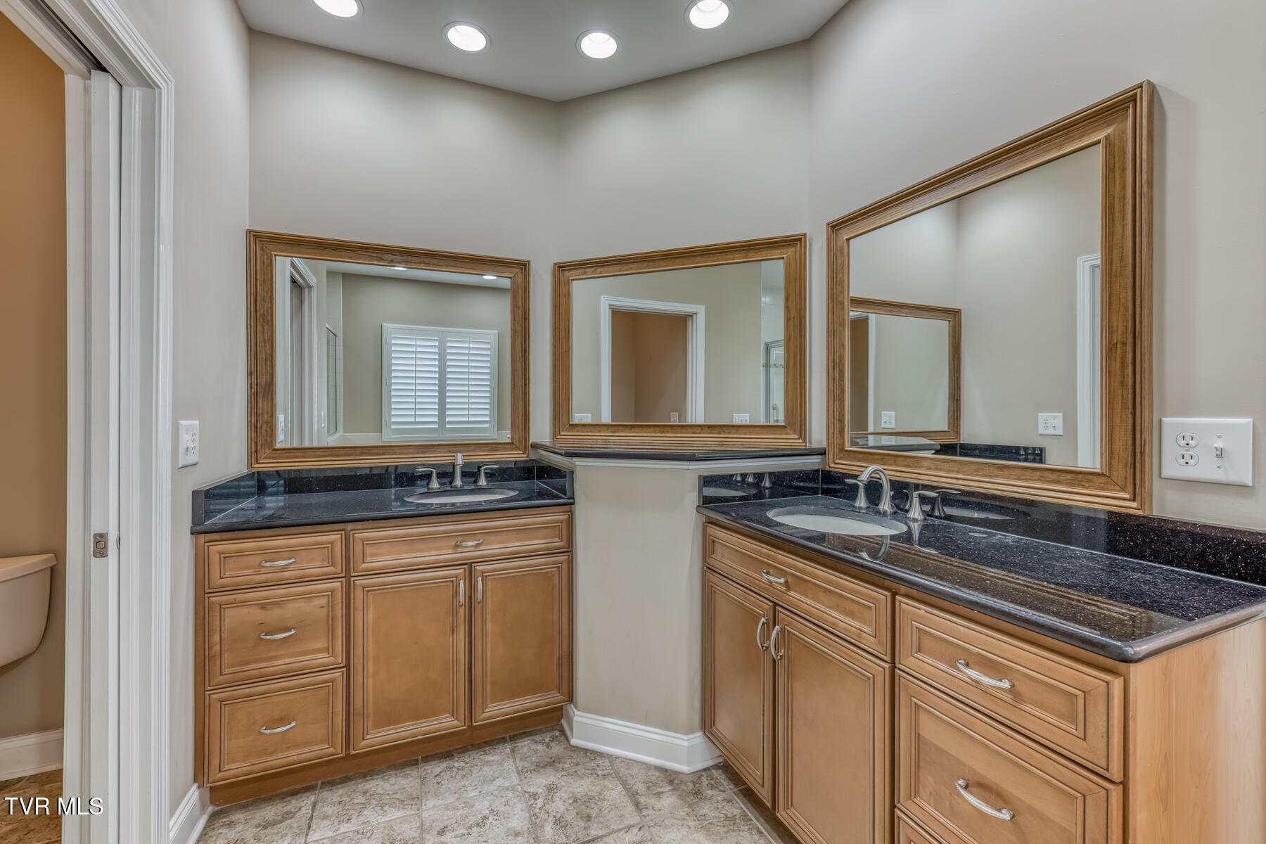 17 Cypress Ridge Court Jonesborough, TN 37659 - Photo 27 of 97 17 Cypress Ridge Ct-35