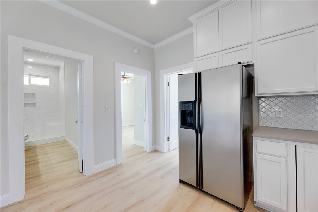719 West 3rd Street Taylor, TX 76574 - Photo 12 of 31 Kitchen