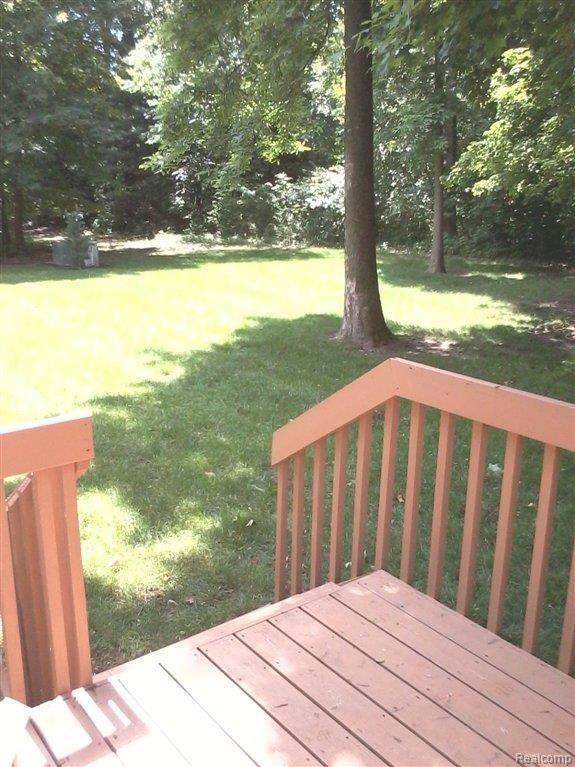 23075 Farmington Road, Unit 15 Farmington, MI 48336 - Photo 20 of 24 Wooded Views!.jpg