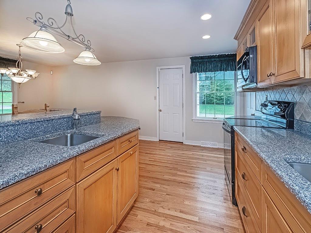 110 Walnut Ridge Drive Pittsburgh, PA 15238 - Photo 8 of 31 Gallery Image 8