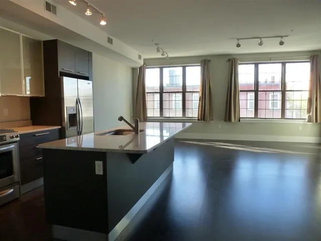 $4,450 | 154 West 2nd Street, Unit 301, Boston, MA 02127