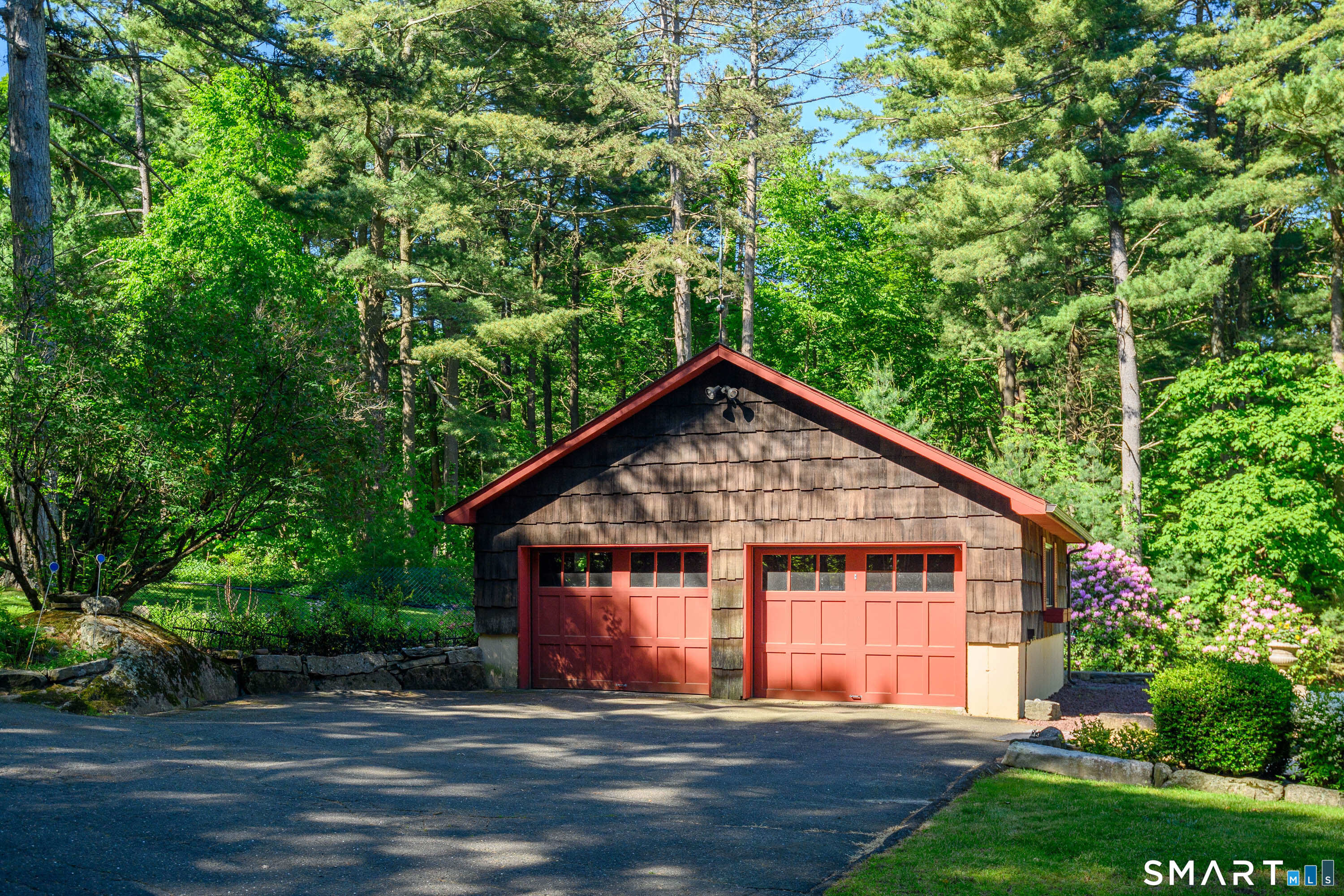238 Pine Hill Road New Fairfield, CT 06812 - Photo 11 of 34