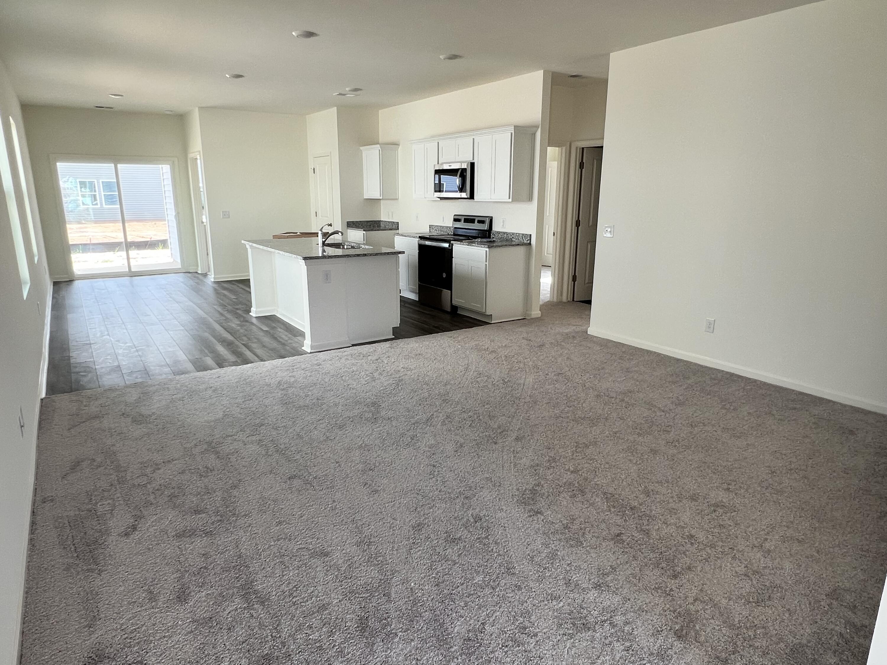 218 Phoenix Drive Summerville, SC 29486 - Photo 2 of 8 6