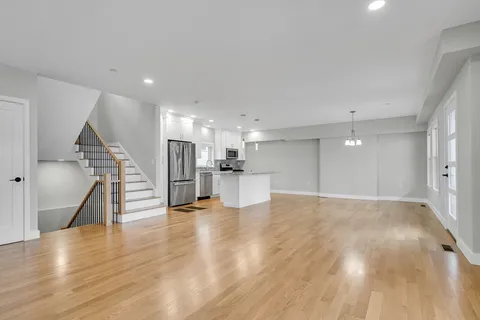 $4,000 | 56 Franklin Street, Unit B, Somerville, MA 02145