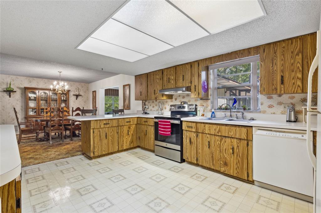 1470 Ridgewood Street DeLand, FL 32720 - Photo 8 of 32 Gallery Image 8
