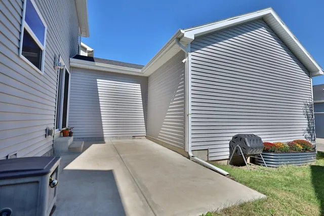 $434,900 | 2894 South Syene Road, Fitchburg, WI 53711