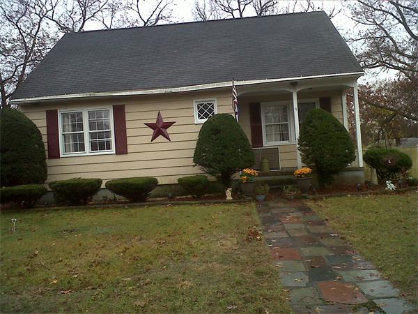 4 Standish Road Lawrence, MA 01843 - Photo 1 of 2 Gallery Image 1