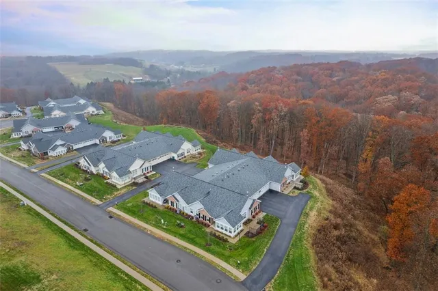 $500,000 | 400 Spring Valley Drive, Zelienople, PA 16063