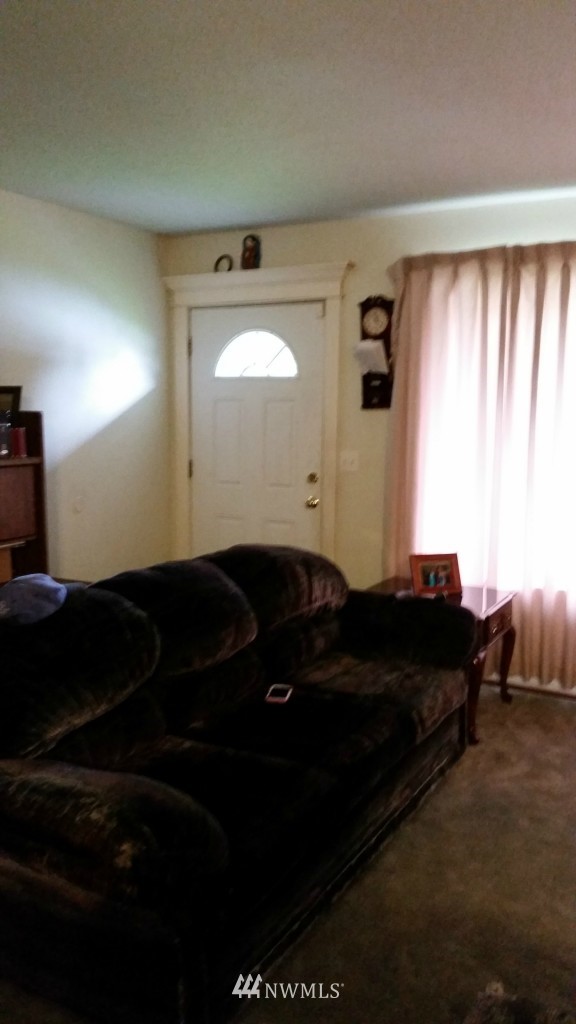 11903 Southeast 165th Street Renton, WA 98058 - Photo 2 of 9 Gallery Image 2