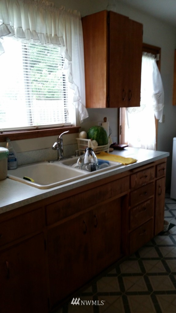 11903 Southeast 165th Street Renton, WA 98058 - Photo 5 of 9 Gallery Image 5