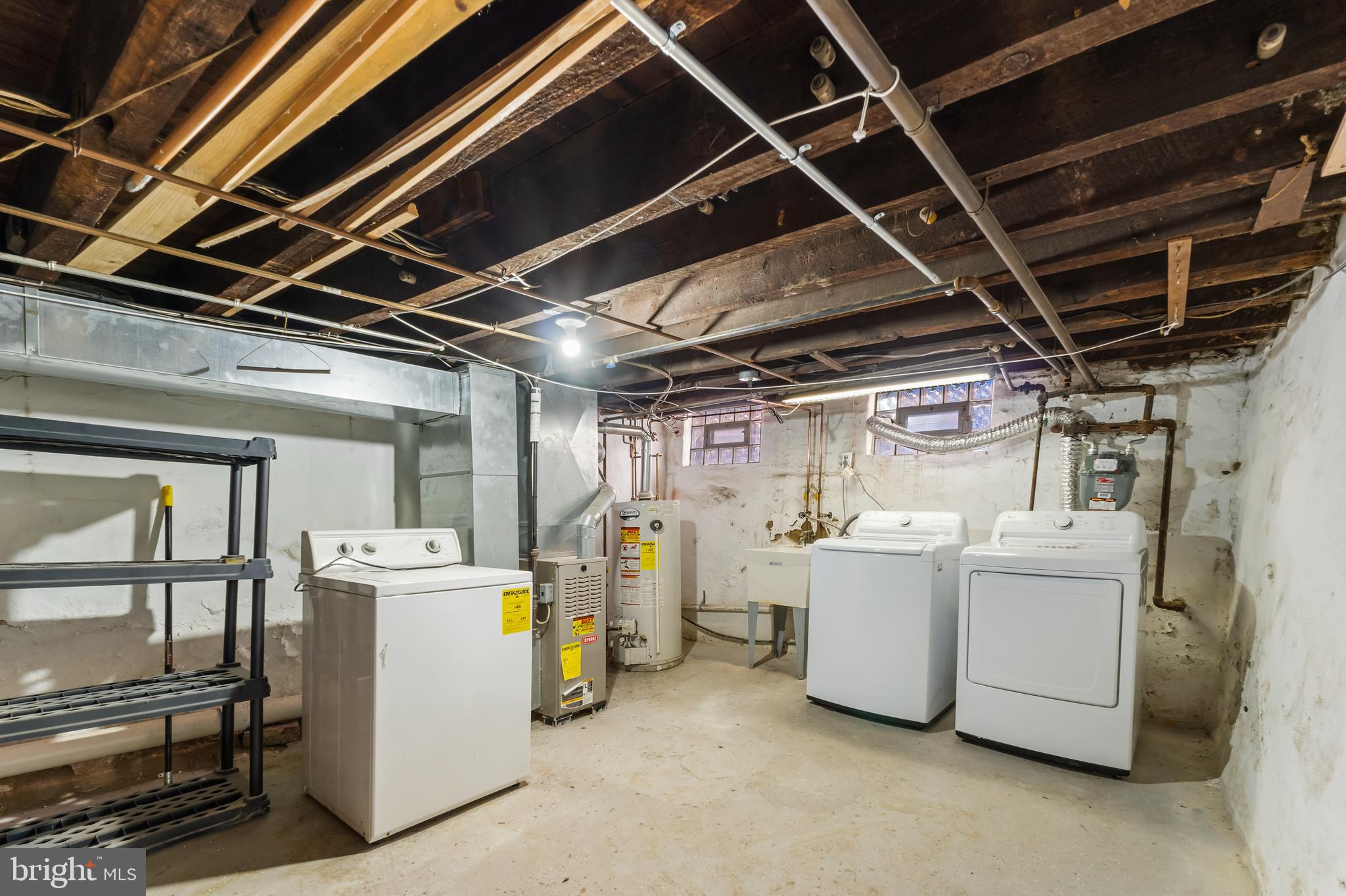 3061 Livingston Street Philadelphia, PA 19134 - Photo 17 of 28 a utility room with dryer and washer