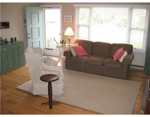 274 Mautucket Road South Kingstown, RI 02879 - Photo 6 of 12 Living Room.